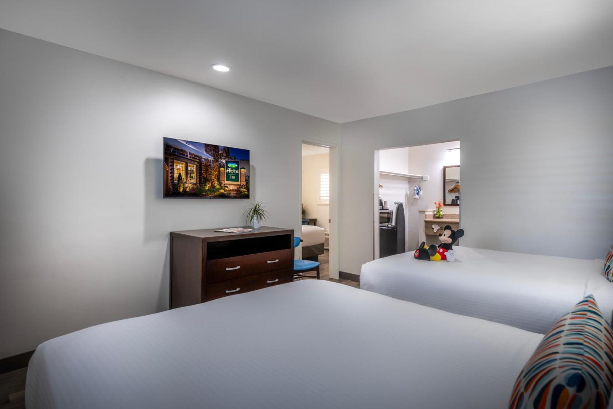 Alpine Near Convention Center And The Park Anaheim